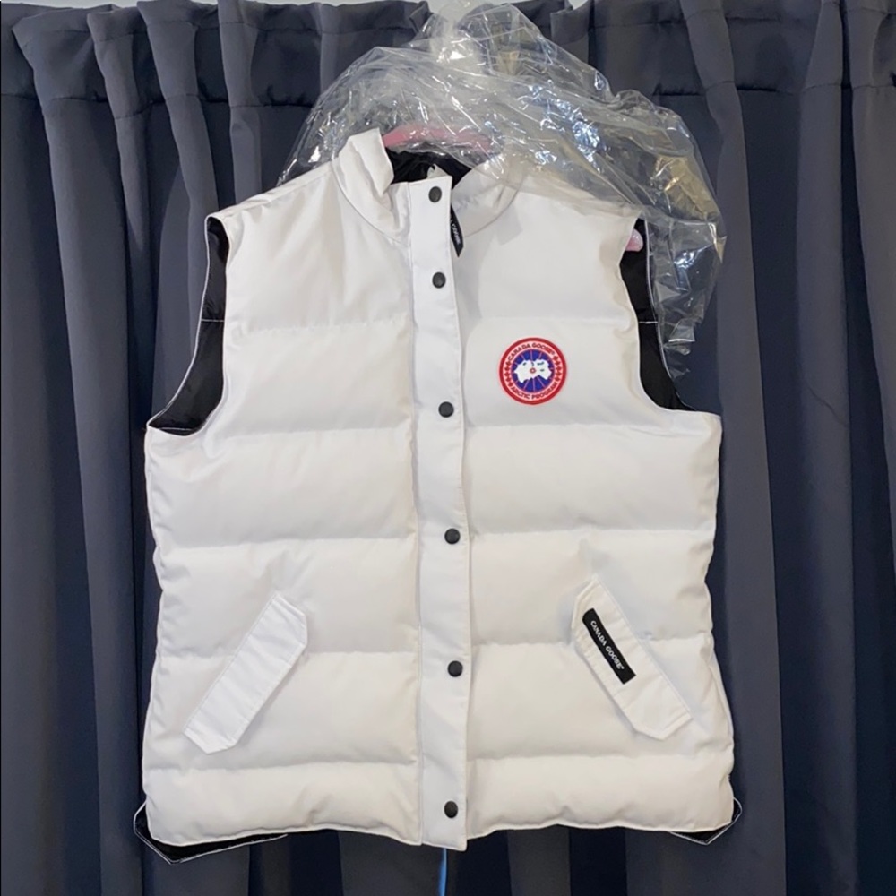 Woman’s Canada Goose Freestyle Vest